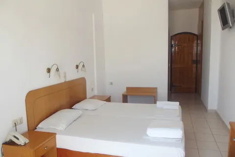 Adonis Hotel in Agia Galini — foto 8