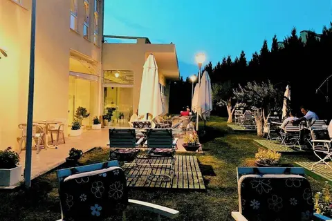 Grand White City Hotel in Berat — foto 13