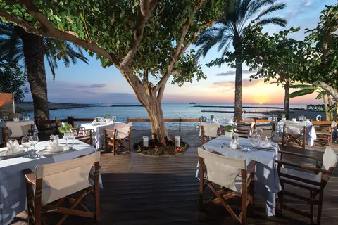Constantinou Bros Asimina Suites Hotel in Geroskipou — foto 28
