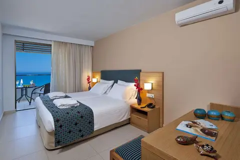 Iolida Beach Hotel in Αγία Μαρίνα — foto 4