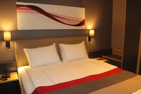 Ramada by Wyndham Tire in Tire — foto 24