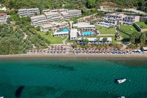 KBR Kassandra Bay Resort & Spa in Καλύβια — foto 13
