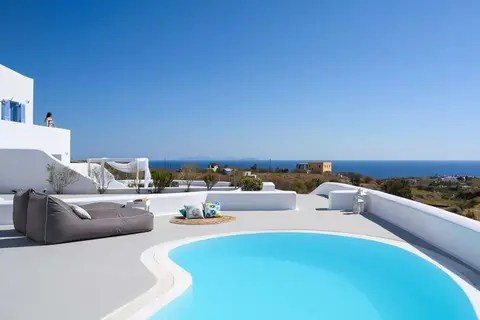 Este Luxury Suites in Fira