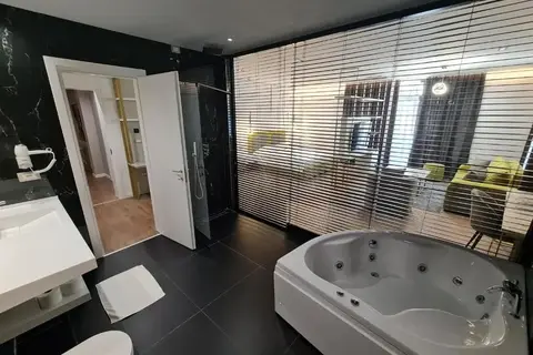 Regina City Hotel in Vlorë — foto 10