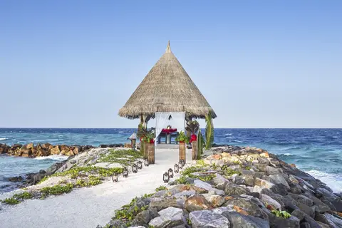 Taj Coral Reef Resort & Spa, Maldives in Nooraanee Shop, foto 22
