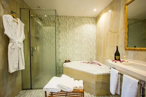 Lot Boutique Hotel in Tirana — foto 8