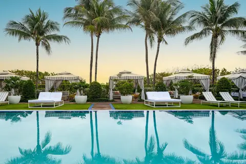 Cadillac Hotel & Beach Club in Miami Beach