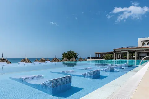 Royal Zanzibar Beach Resort in Nungwi — foto 3