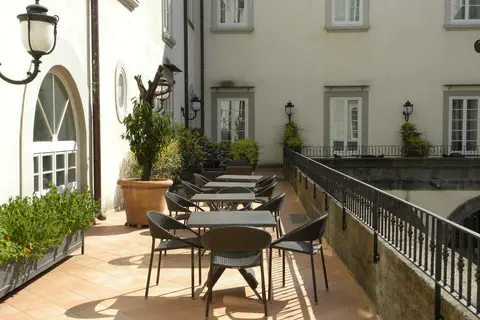 Palazzo Caracciolo Napoli in Napels, foto 17