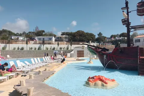 Camping L Anse Des Pins in Saint-Georges-d'Oléron — foto 17