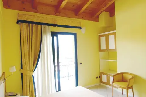 Residence Le Terrazze Sul Lago in Padenghe sul Garda — foto 28
