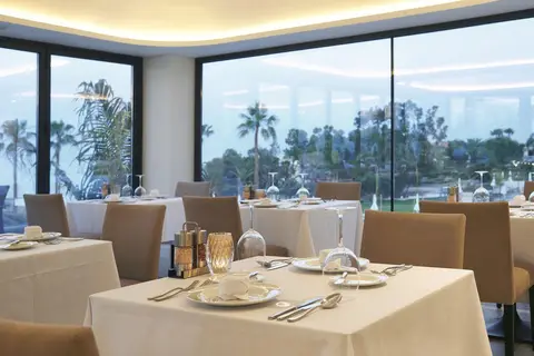 Sunrise Jade Hotel in Παραλίμνι — foto 17