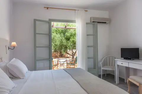 Paros Land Hotel in Αλυκή — foto 16