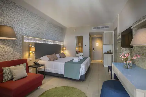 Leonardo Laura Beach & Splash Resort in Paphos, foto 16