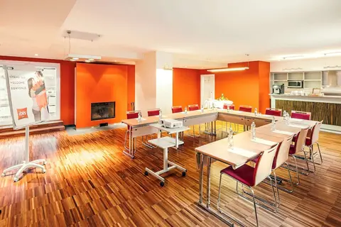 ibis Praha Old Town in Praag — foto 16