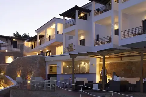 Atrium of Alonissos in Patitiri — foto 8