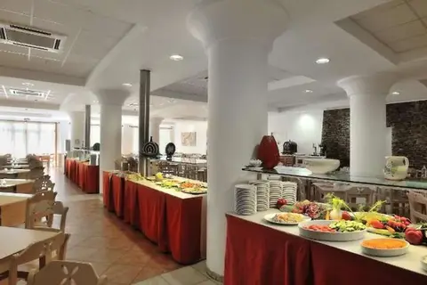 Cala della Torre Club Hotel in La Caletta — foto 10