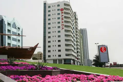 Ramada by Wyndham Beach Hotel Ajman in Ajman — foto 27