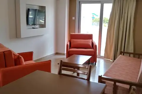 Livas Hotel Apartments in Paralimni — foto 29