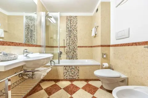 Hotel Villa Malaspina in Castel d'Azzano — foto 8