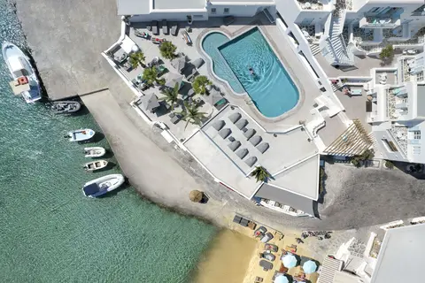Petinos Beach in Psarou