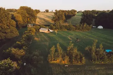 Vodatent Charmecamping Domaine Bleu Celeste in Valigny, foto 5