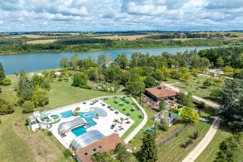 Camping Le Lac De Thoux foto 10