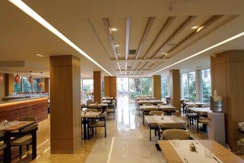 Fafa Beach Hotel in Golem — foto 14