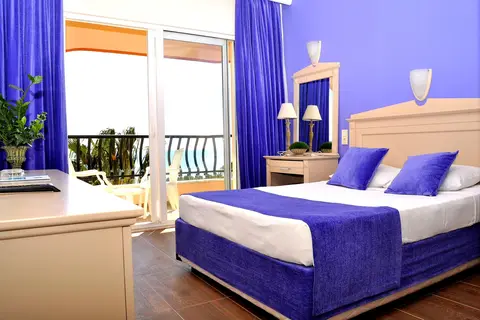 Club Turtas Beach Hotel in Alaşehir — foto 18
