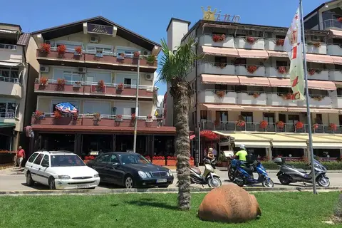 Villa Tino Pub in Охрид