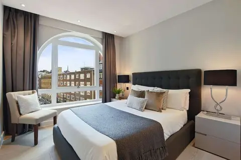 Vauxhall Bridge by Q Appartementen in Londen