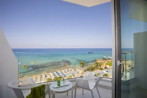 Silver Sands Beach Hotel in Παραλίμνι — foto 27