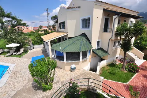 Acharavi Garden in Αχαράβη — foto 10