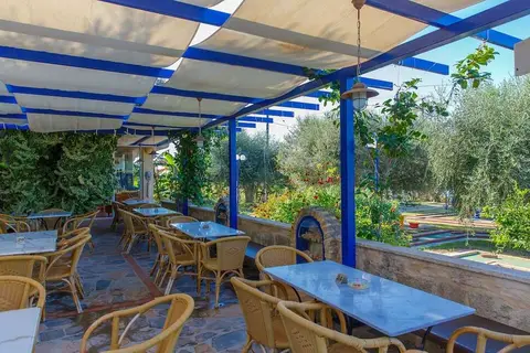 Filoxenia Hotel - Apartments in Θεολόγος — foto 8