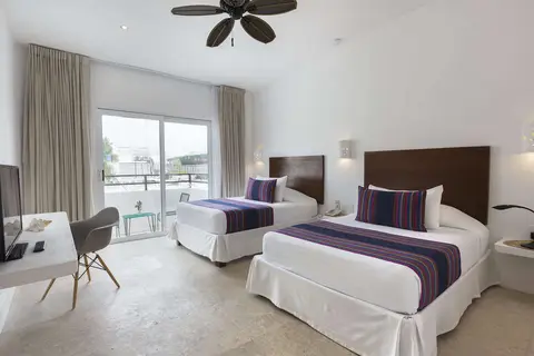 HM Playa del Carmen in Playa del Carmen — foto 4