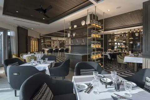 Al Bandar Rotana Creek in Dubai — foto 29