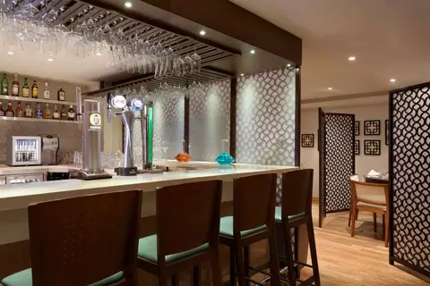 Ramada by Wyndham Downtown Abu Dhabi in الزَّاهية — foto 29