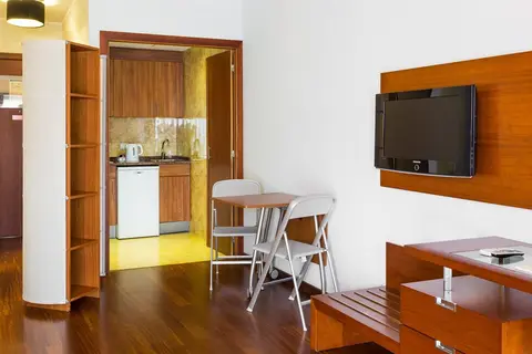 Legendary Lisboa Suites in Almada — foto 25