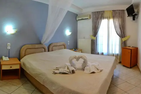 Casa Blue Hotel in Καλύβια — foto 25