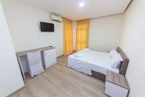 Esal Hotel in Durres — foto 18