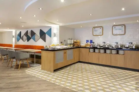 Holiday Inn Express Edinburgh City Centre in Edinburgh — foto 7