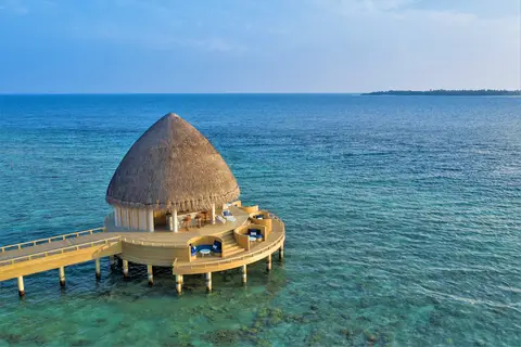 Emerald Faarufushi Resort & Spa in Rah Gili Maldives — foto 18