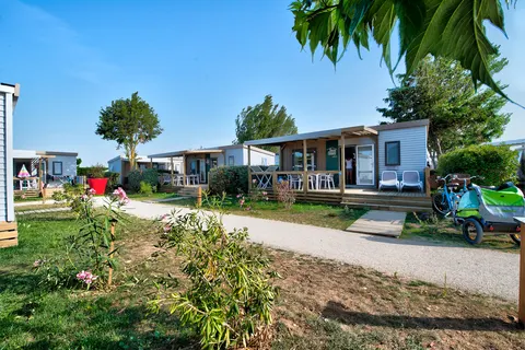 Flower Camping Les Ilates in Loix — foto 12