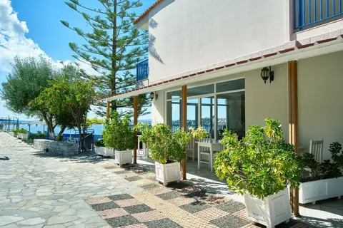 Golden Sun Hotel in Finikoundas — foto 2