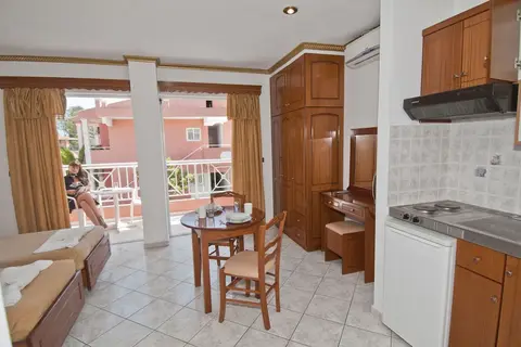 Angelina’s Hotel & Apartments in Σιδάρι — foto 16