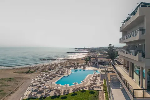 Themis Beach in Gouves Municipal Unit — foto 2