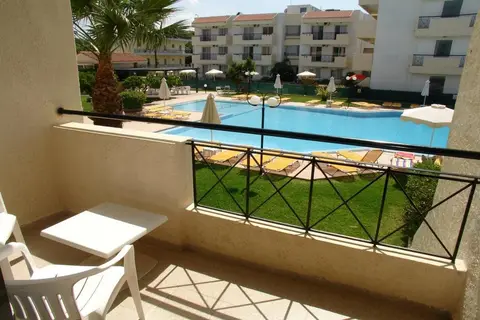 Summerland Hotel & Bungalows in Ιαλυσός — foto 4