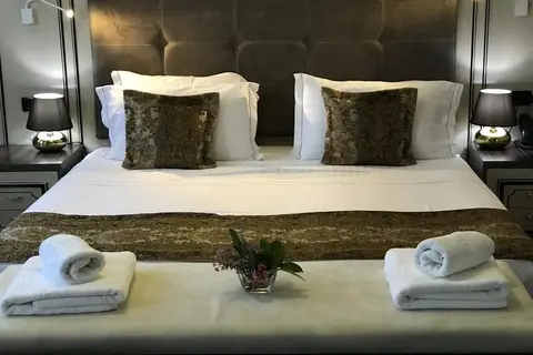 Hotel Deluxe in Tirana — foto 12