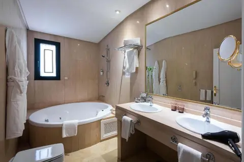AZZ Merida Medea Hotel in Merida — foto 12