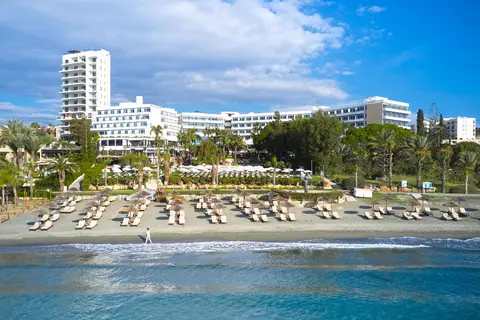 Mediterranean Beach Hotel in Agios Tychonos — foto 25